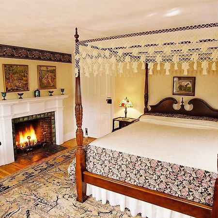 Historic Jacob Hill Inn Seekonk Exterior photo